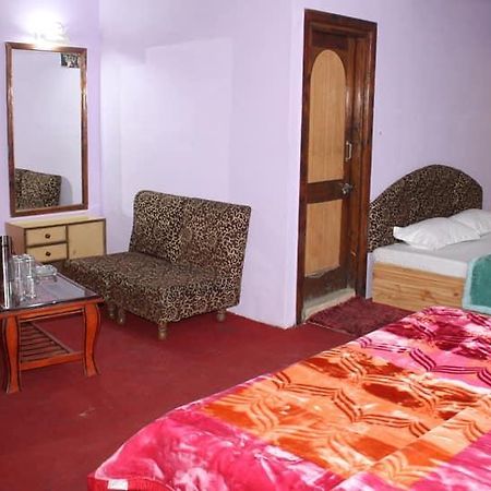 Hotel Highway Inn Manāli Exteriér fotografie