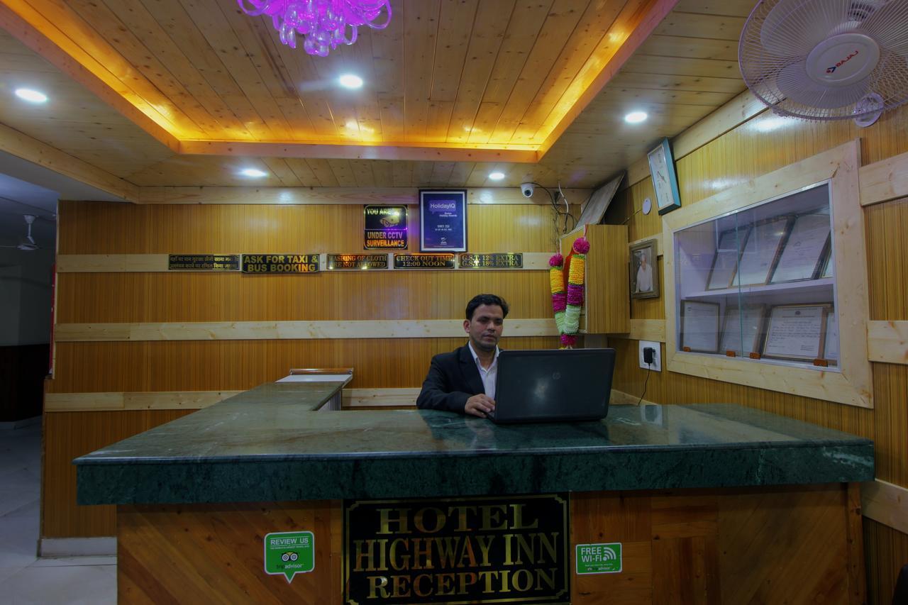 Hotel Highway Inn Manāli Exteriér fotografie