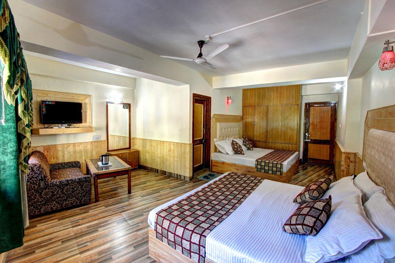 Hotel Highway Inn Manāli Exteriér fotografie