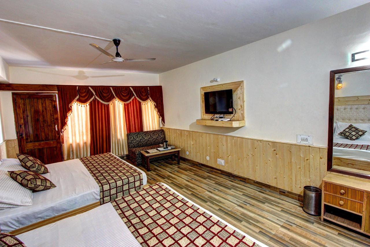 Hotel Highway Inn Manāli Exteriér fotografie