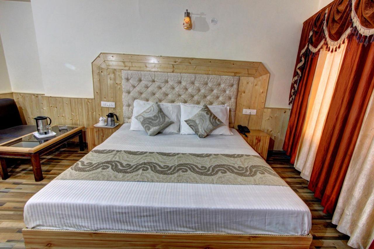 Hotel Highway Inn Manāli Exteriér fotografie