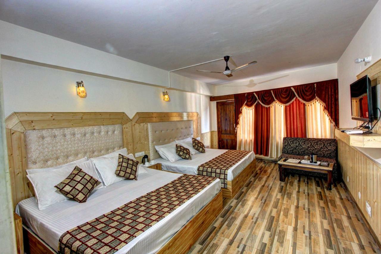 Hotel Highway Inn Manāli Exteriér fotografie